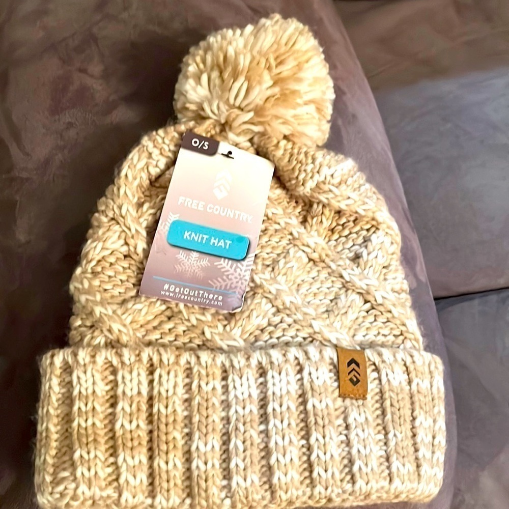 Women's Free Country Tan Knit hat/beanie. NWT